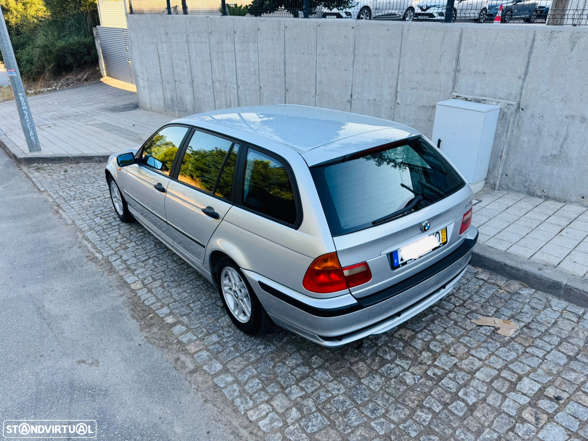 BMW 318 i Touring - 17