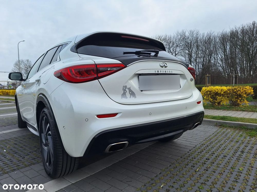 Infiniti Q30 1.6t Premium 7DCT - 11