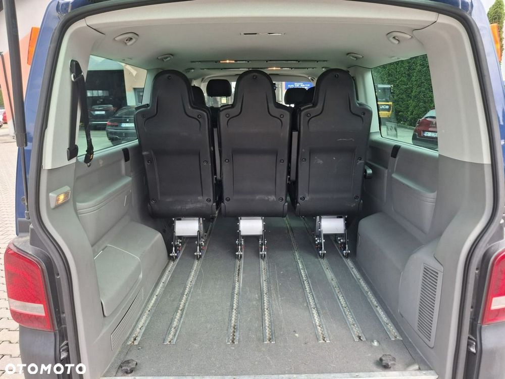Volkswagen Caravelle - 13