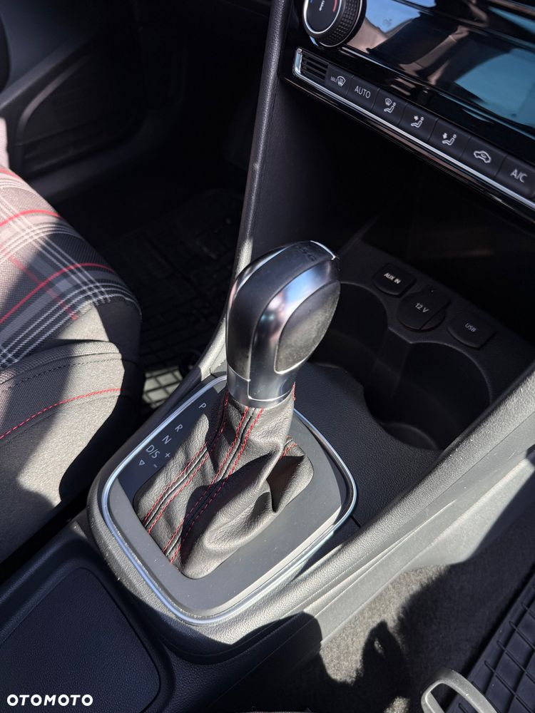 Volkswagen Polo 1.8 TSI BMT GTI DSG - 19