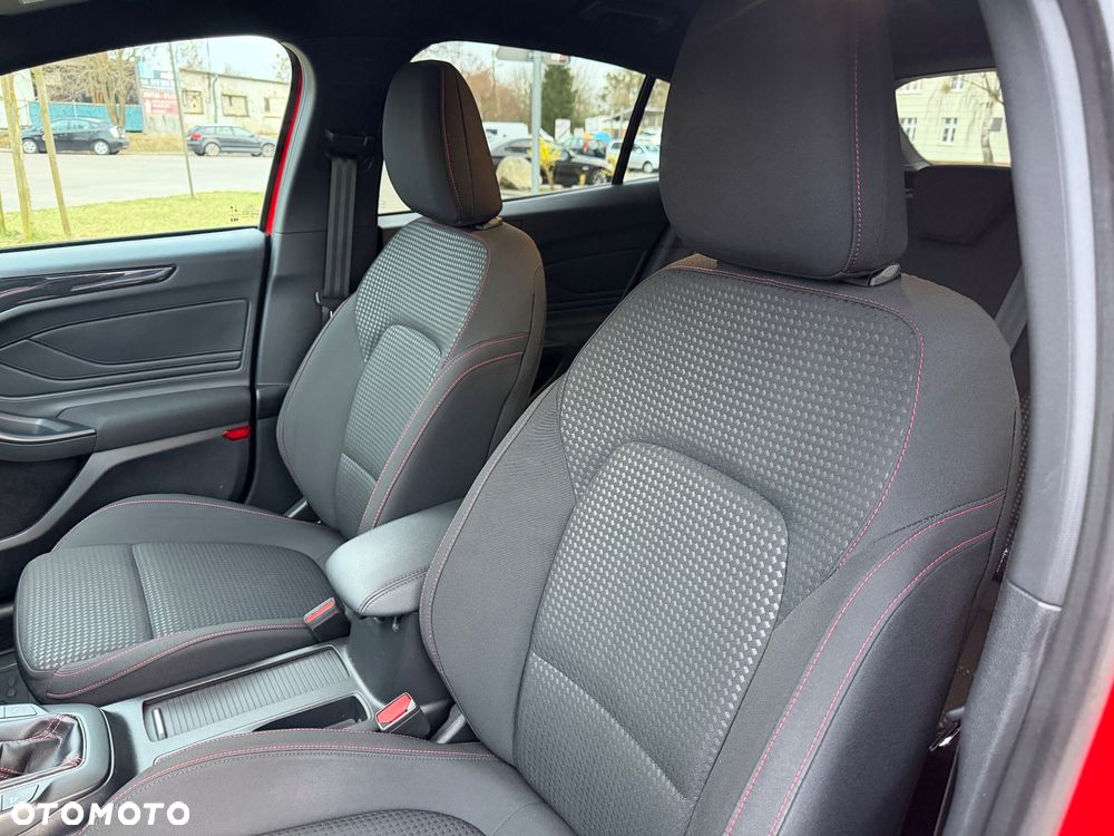 Ford Focus 1.0 EcoBoost ST-Line Red ASS - 19