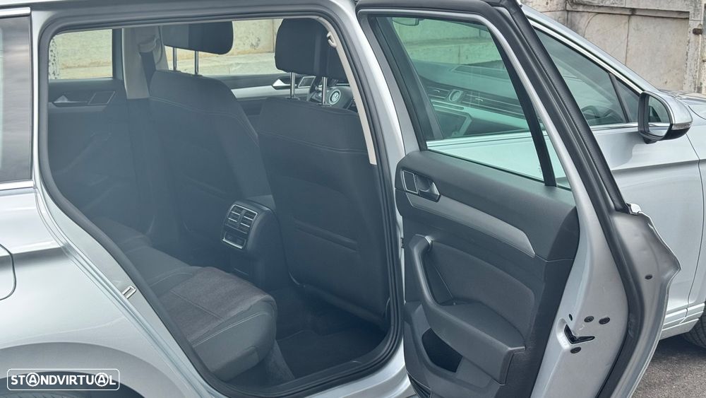 VW Passat Variant 1.6 TDI BlueMotion - 34