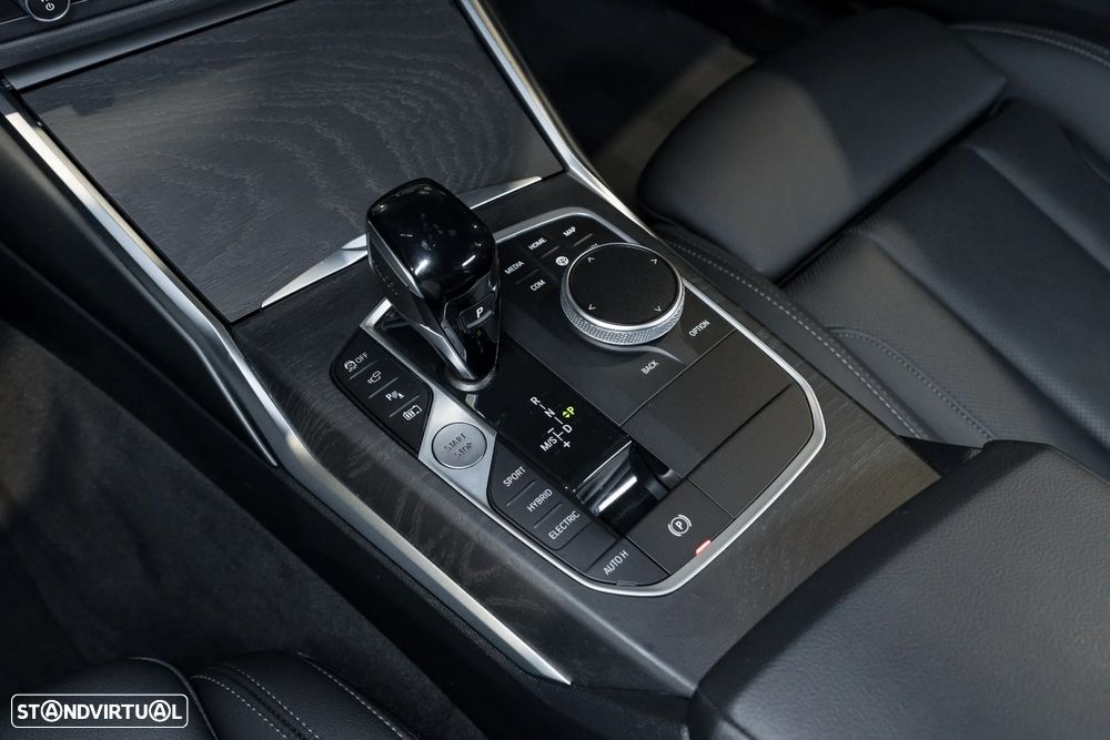 BMW 330 e Touring Pack M Auto - 18