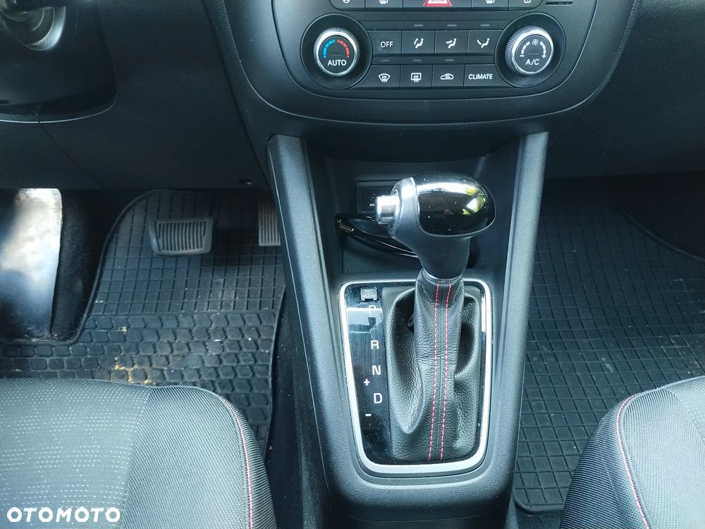 Kia Venga 1.6 Business Line - 4