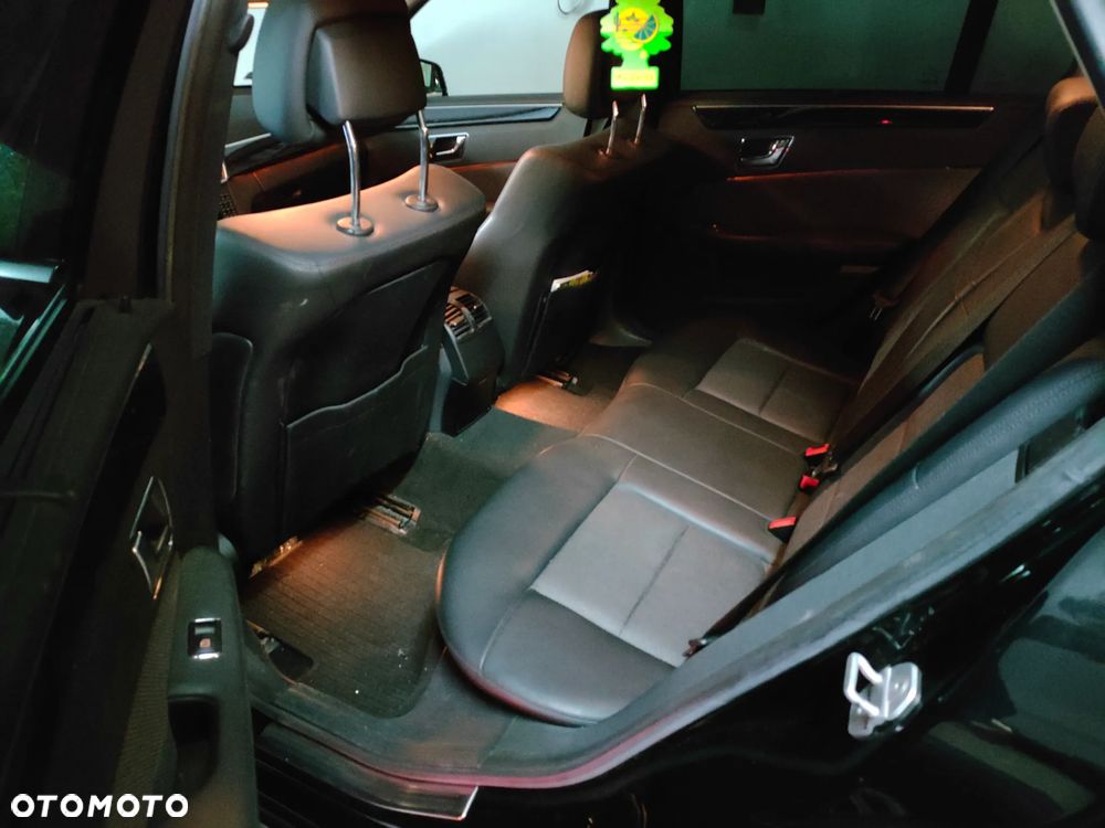 Mercedes-Benz Klasa E 250 CGI BlueEffICIENCY Avantgarde - 21