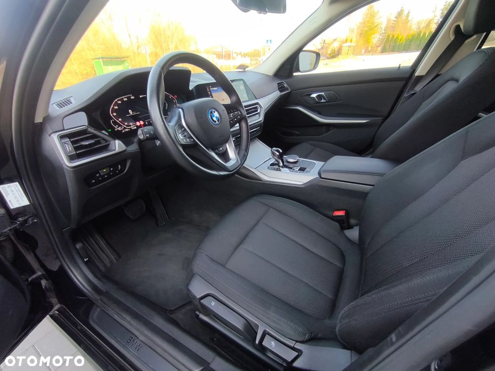 BMW Seria 3 320e - 15