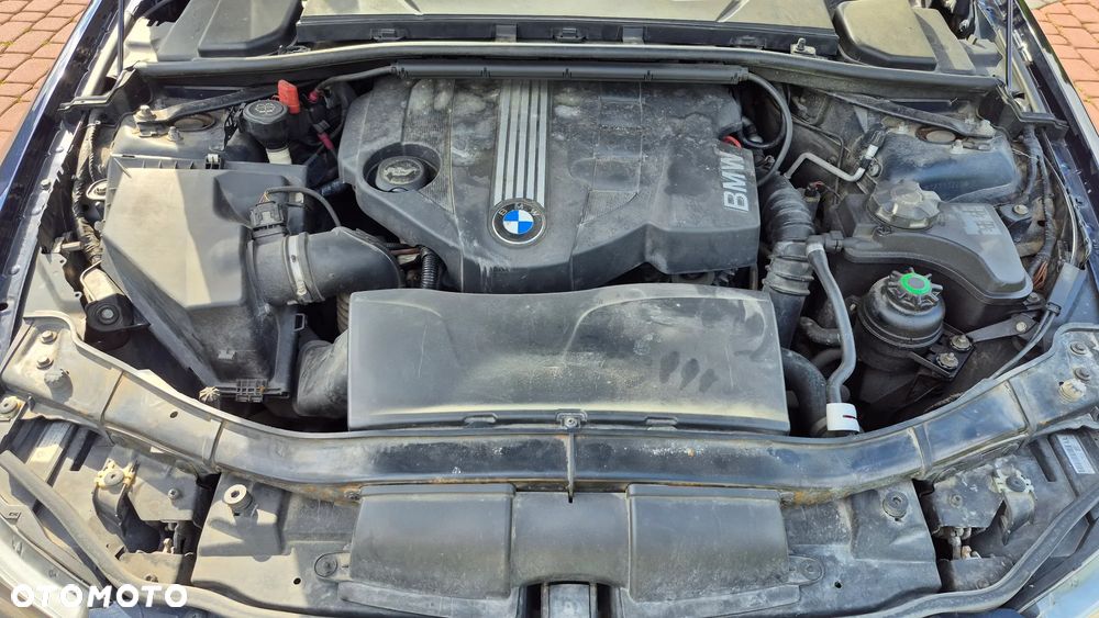 BMW Seria 3 320d xDrive - 17
