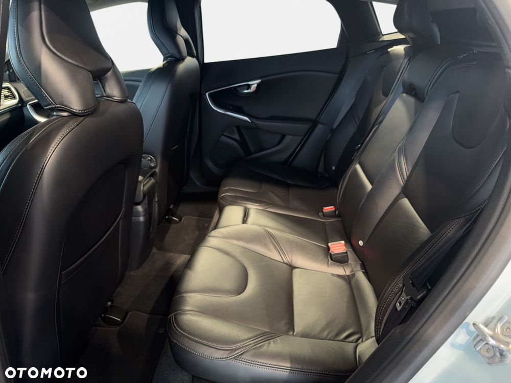 Volvo V40 - 16