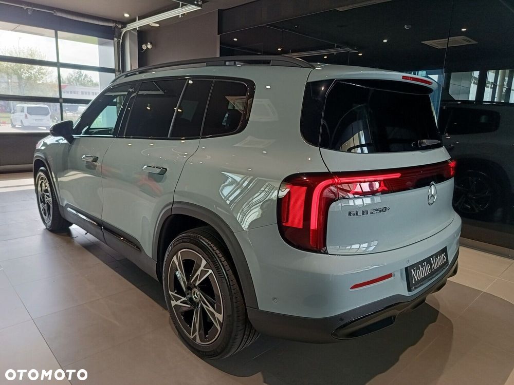 Mercedes-Benz GLB - 7