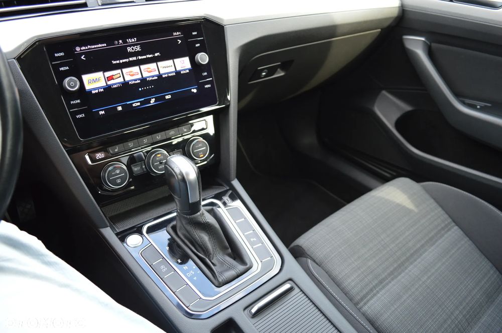 Volkswagen Passat 2.0 TSI Business DSG - 24