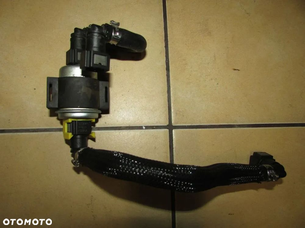 Moto Morini Seiemmezzo 6 1/2 przewód paliwowy złącze - 2
