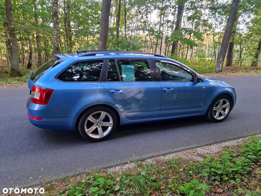 Skoda Octavia 2.0 TDI DSG Sportline - 12