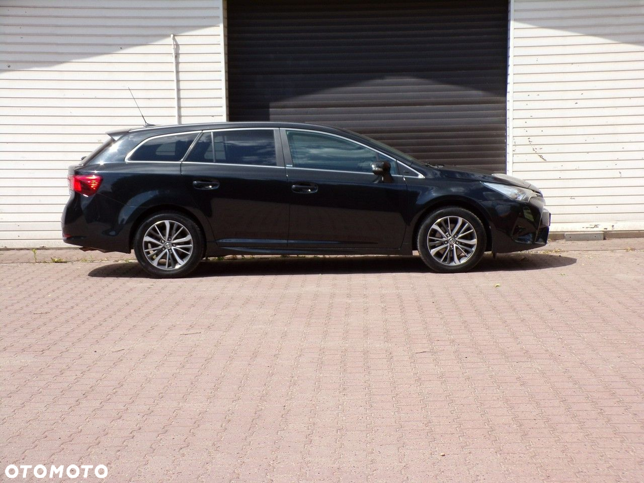 Toyota Avensis - 16
