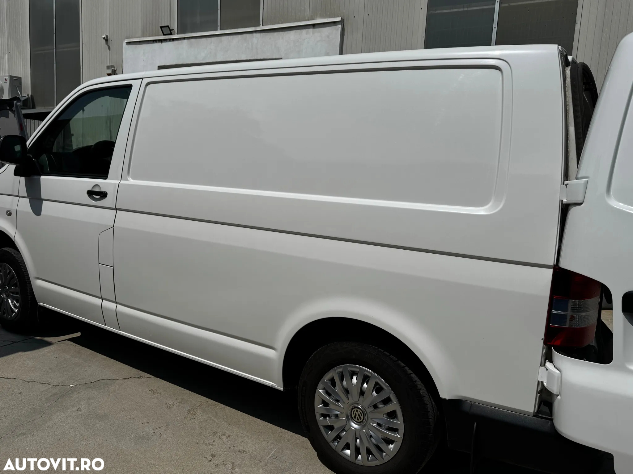 Volkswagen Transporter - 2