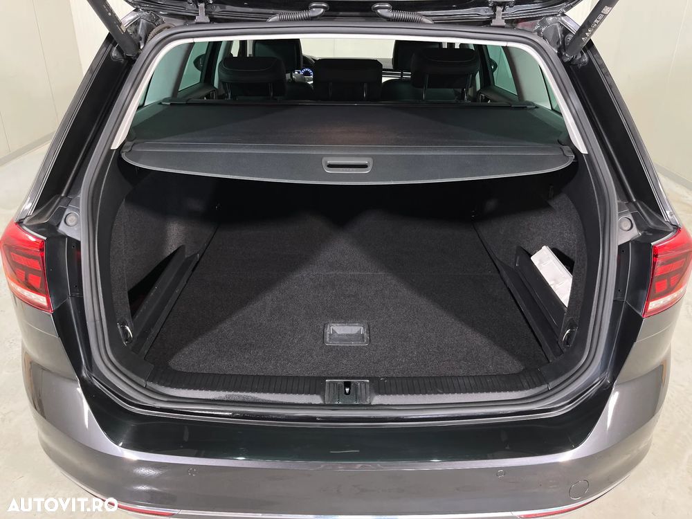 Volkswagen Passat 2.0 TDI DSG Highline - 13