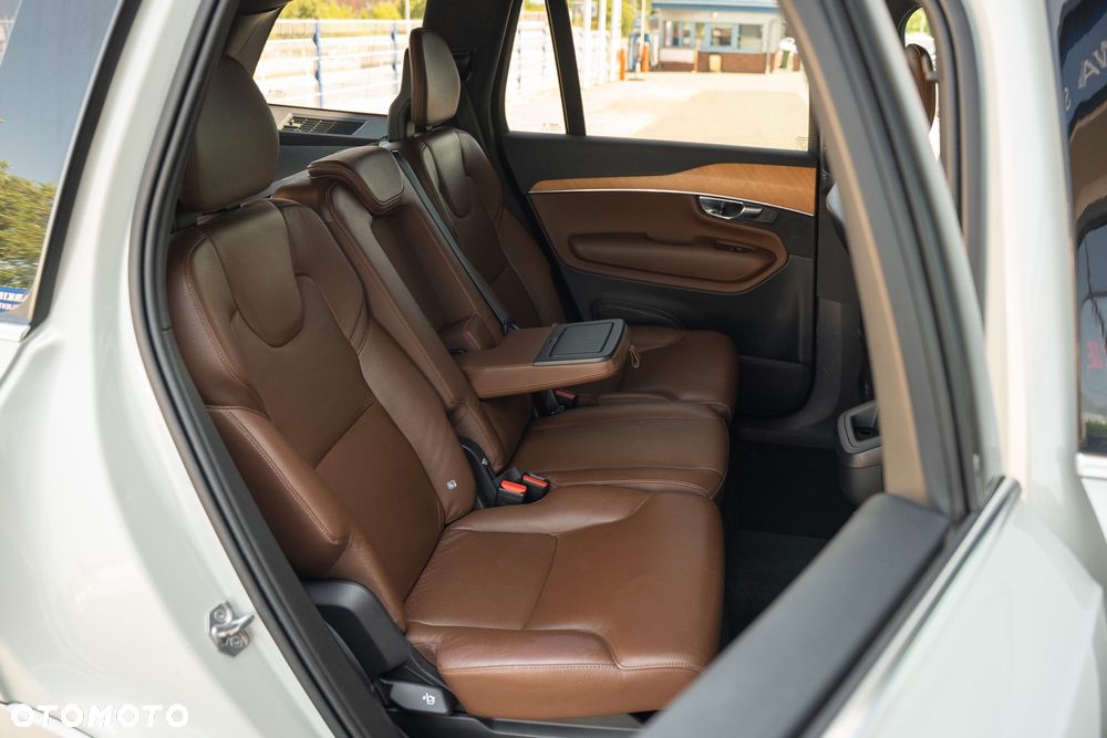 Volvo XC 90 B5 D AWD Geartronic Momentum - 34