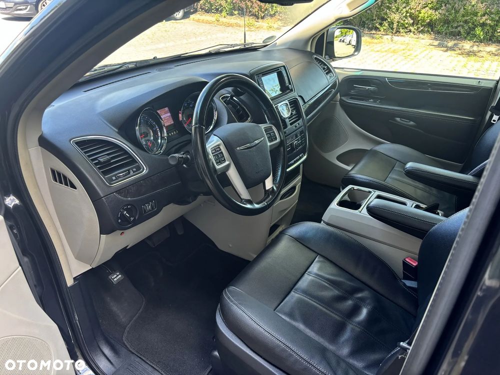 Chrysler Town & Country 3.6 Limited - 5