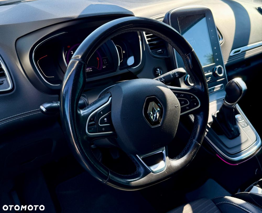 Renault Grand Scenic - 27