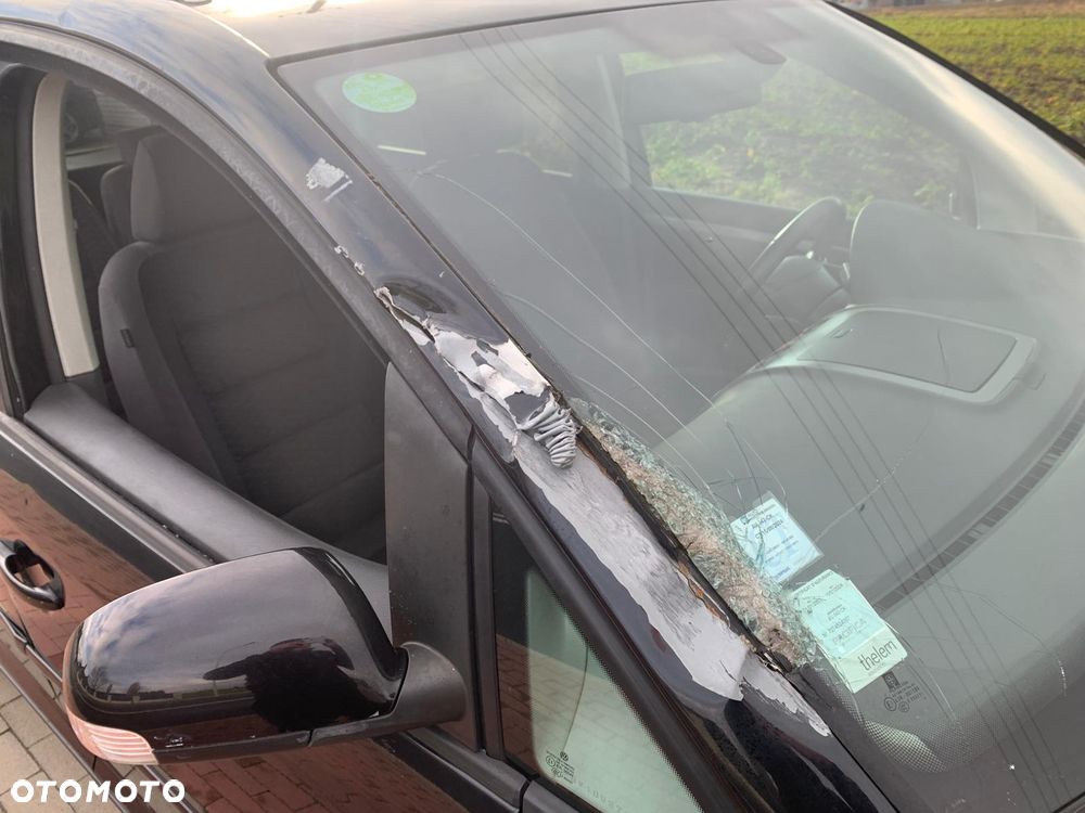 Volkswagen Touran 2.0 TDI DPF Comfortline - 10