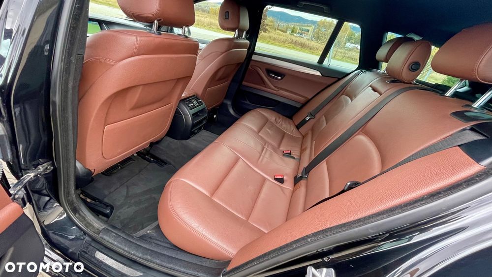 BMW Seria 5 525d xDrive Luxury Line - 18