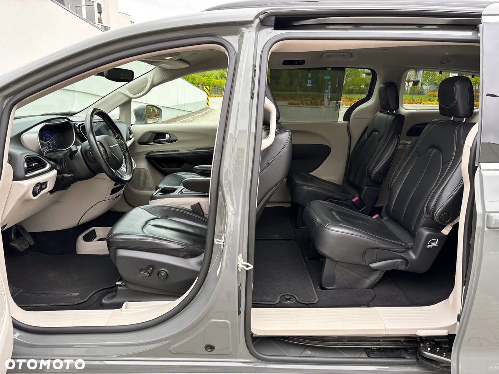 Chrysler Pacifica - 14