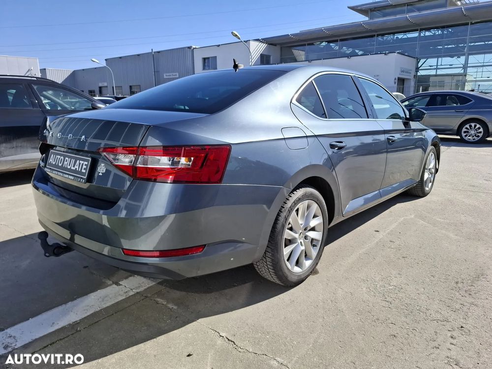 Skoda Superb 2.0 TDI DSG Style - 7