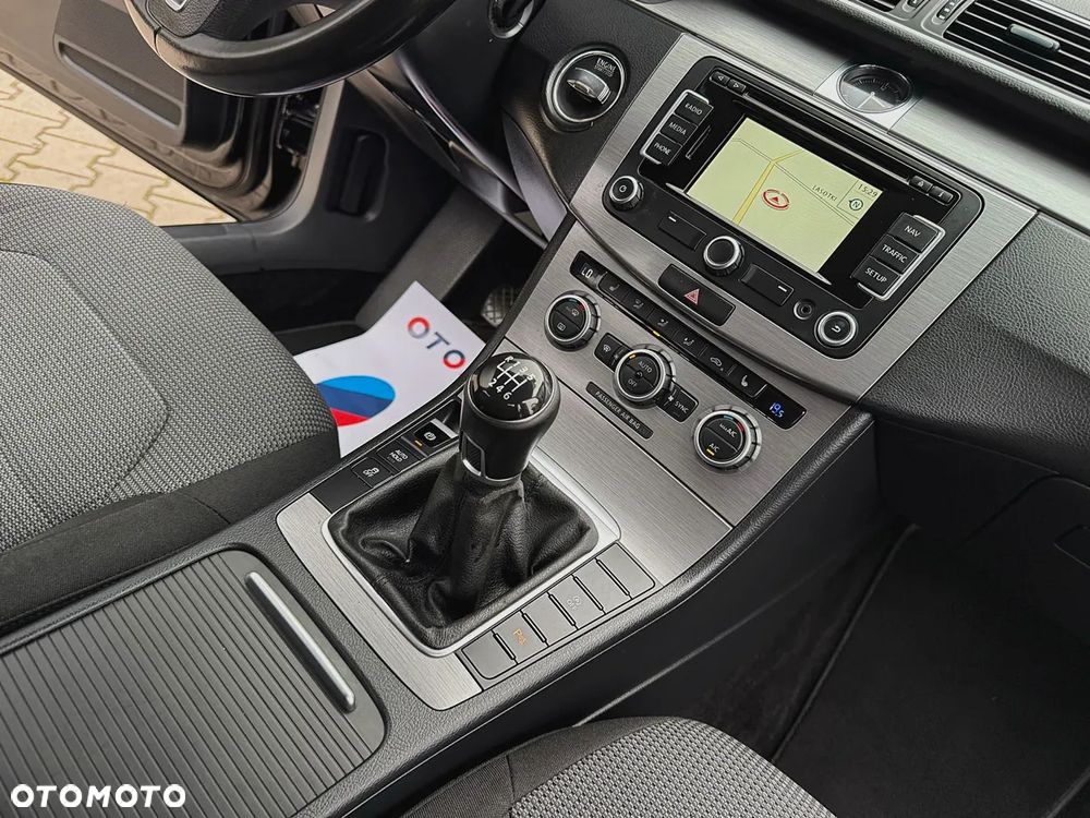 Volkswagen Passat 2.0 TDI Highline - 19