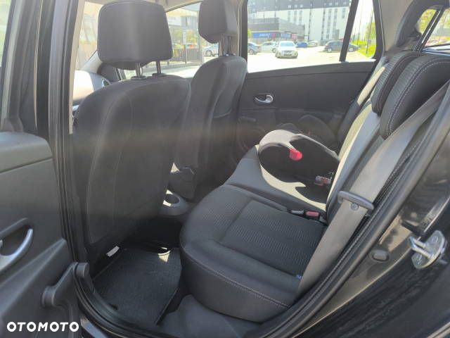 Renault Clio - 7