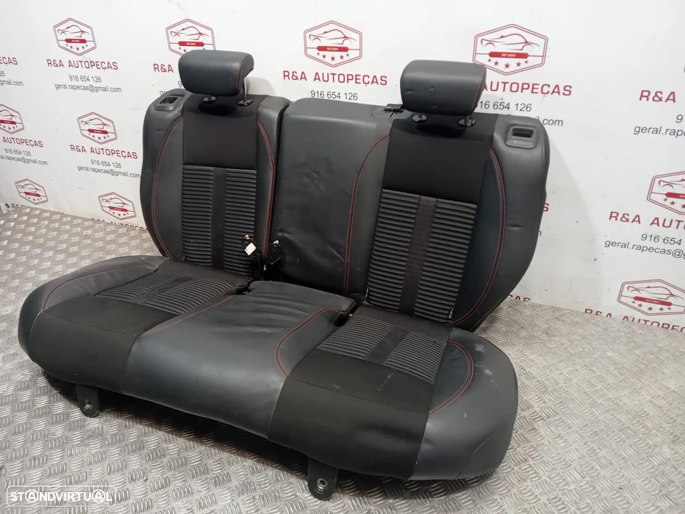 Conjunto de Bancos Alfa Romeo Giulietta com Costura Vermelha Original - 2