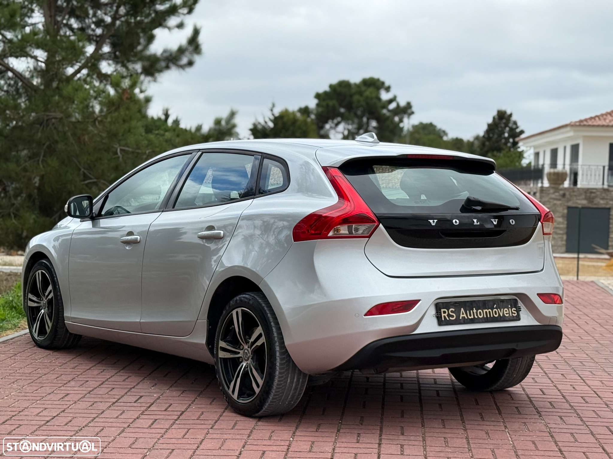Volvo V40 2.0 D2 Kinetic - 2