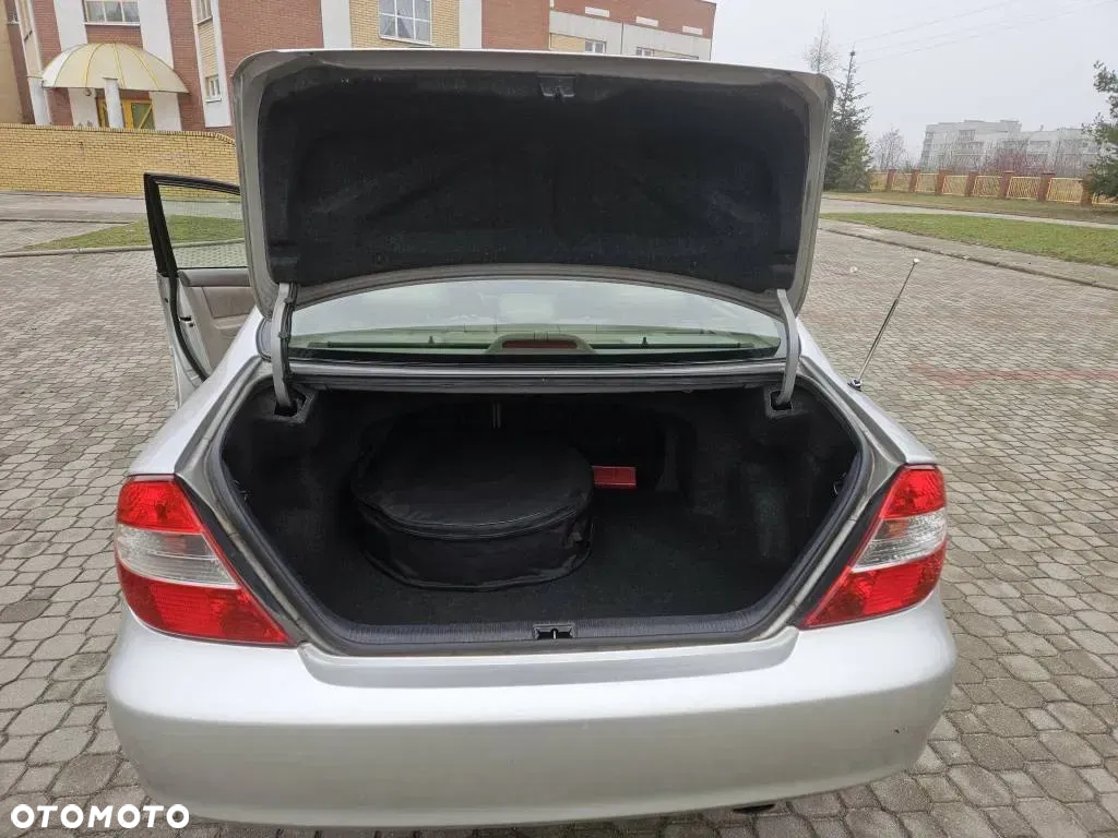 Toyota Camry 2.4 VVT-i - 12