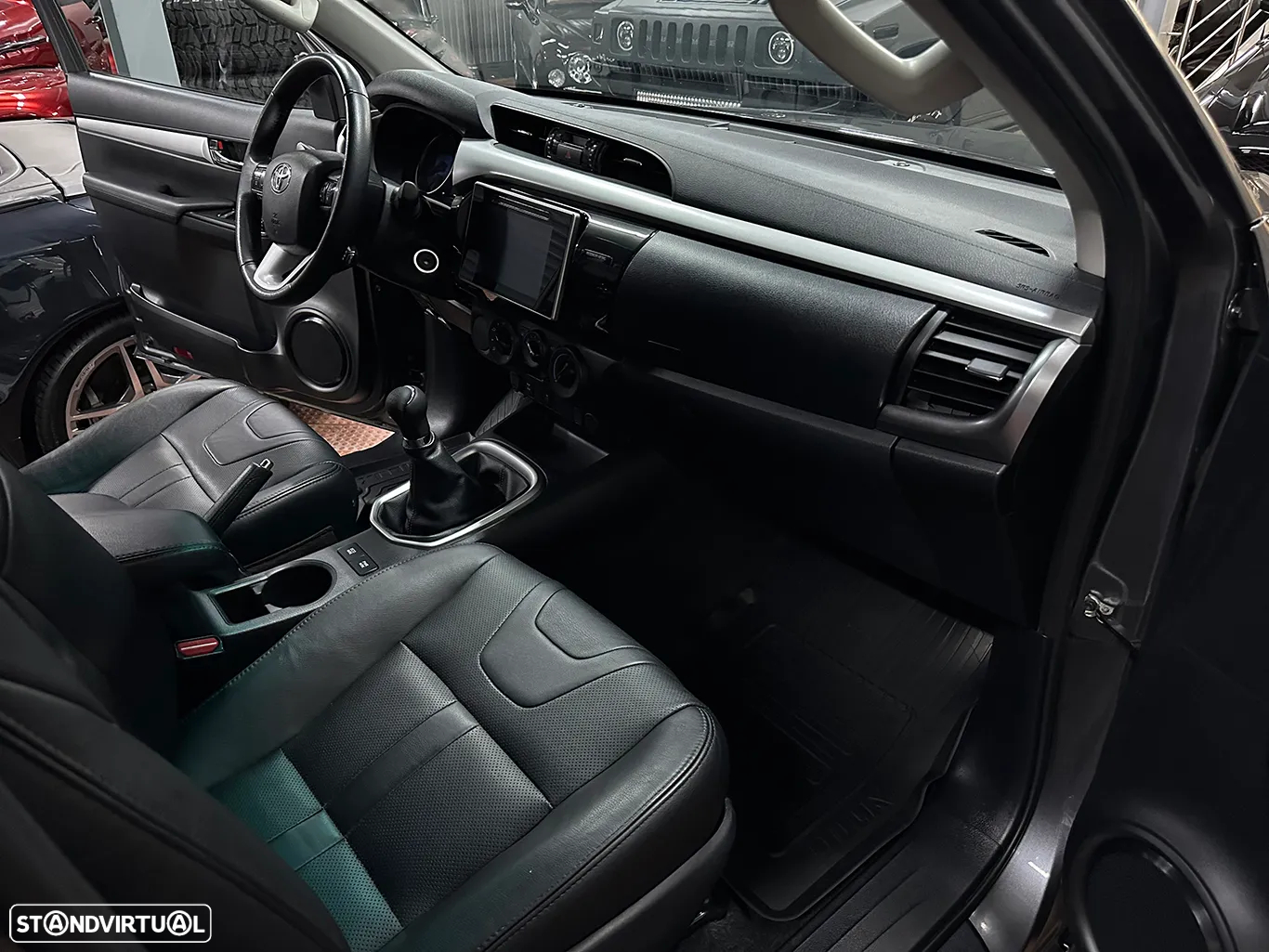 Toyota Hilux 2.4 D-4D 2WD CD Tracker - 2