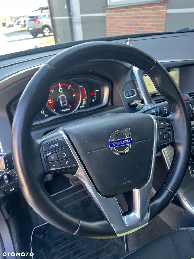 Volvo XC 60 D3 Geartronic Momentum - 22