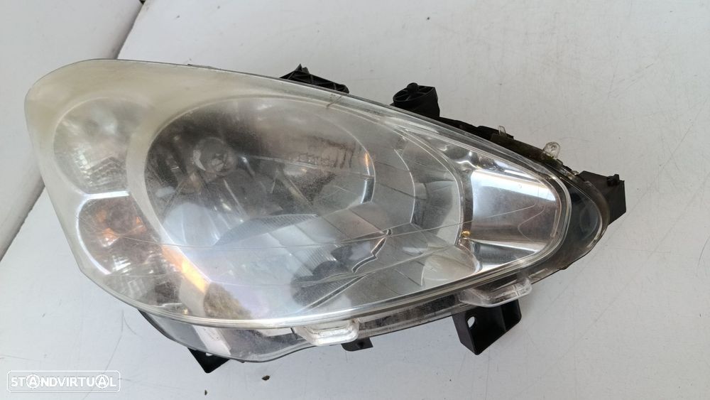 Farol Frente Direito / Otica Direita Peugeot Partner Caixa  90013222 / - 3
