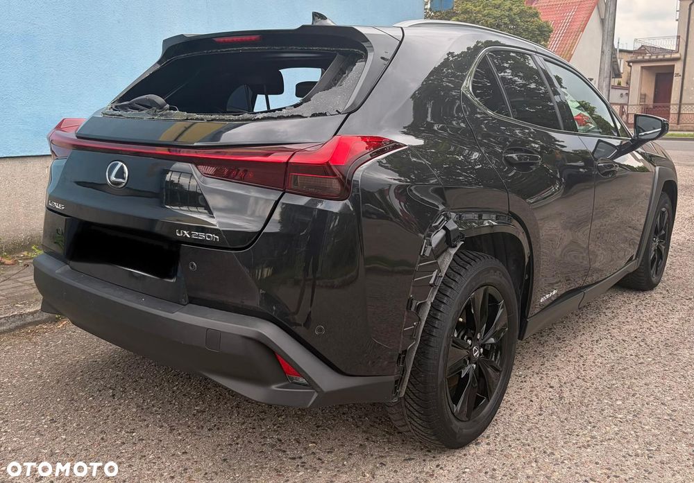 Lexus UX - 9