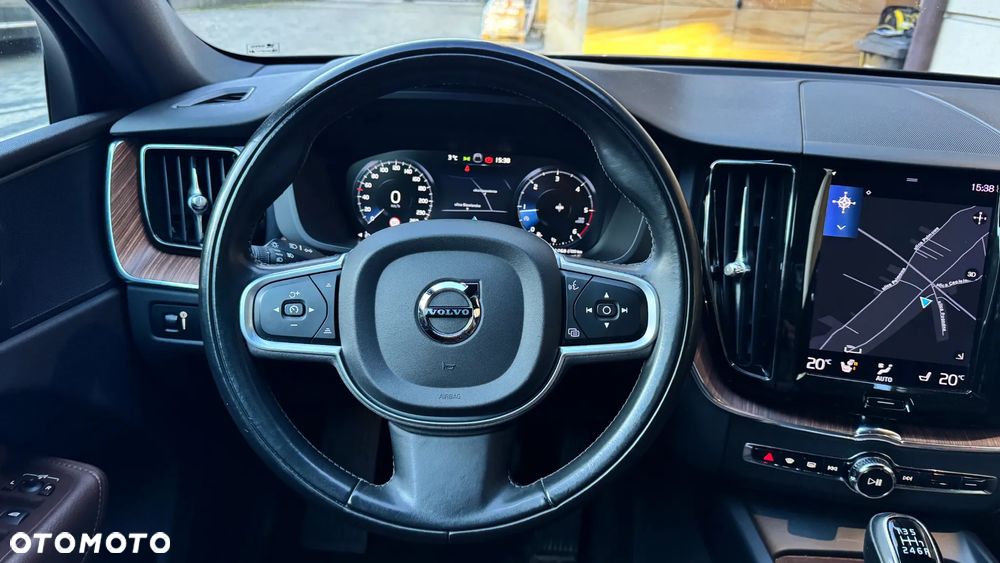 Volvo XC 60 D3 Momentum Pro - 22