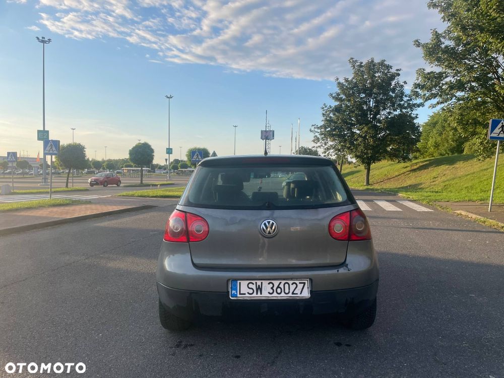 Volkswagen Golf - 5