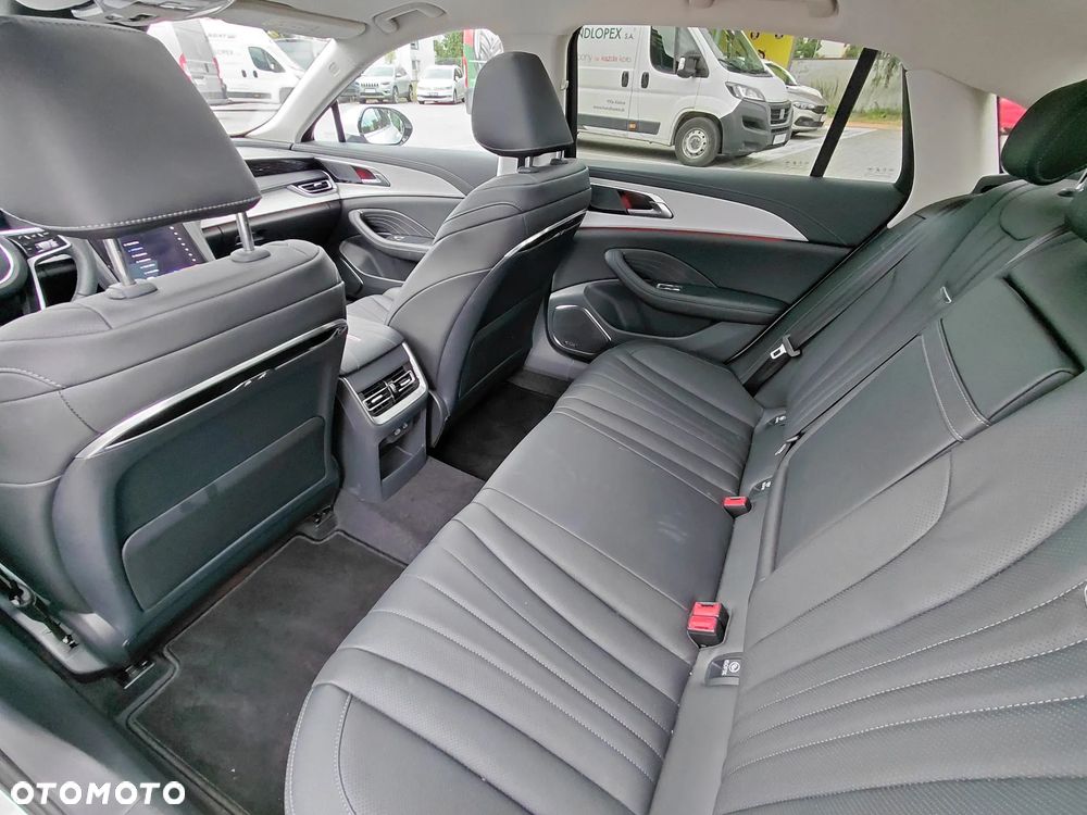 Hongqi H5 2.0T Deluxe - 10