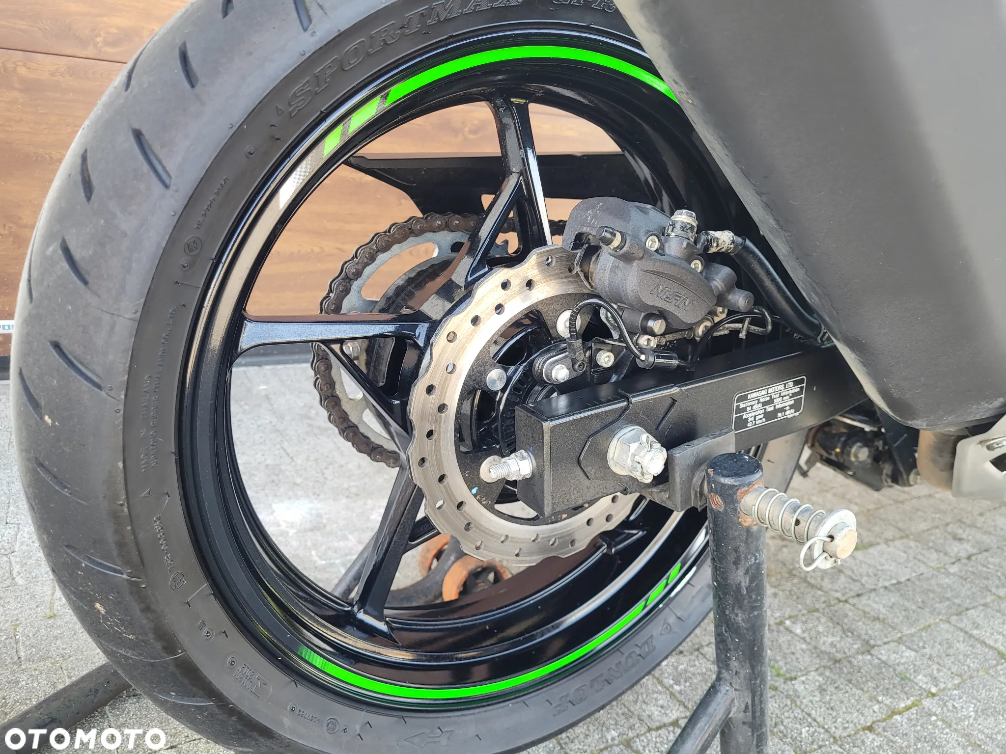 Kawasaki Ninja 400 - 14