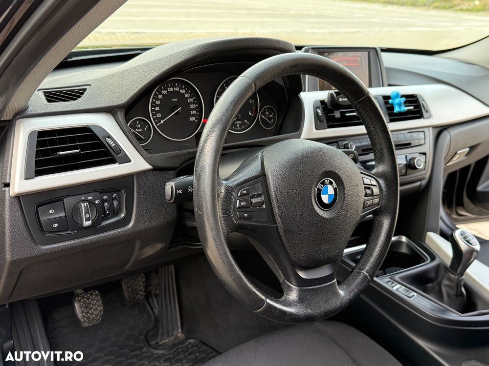 BMW Seria 3 320d - 11