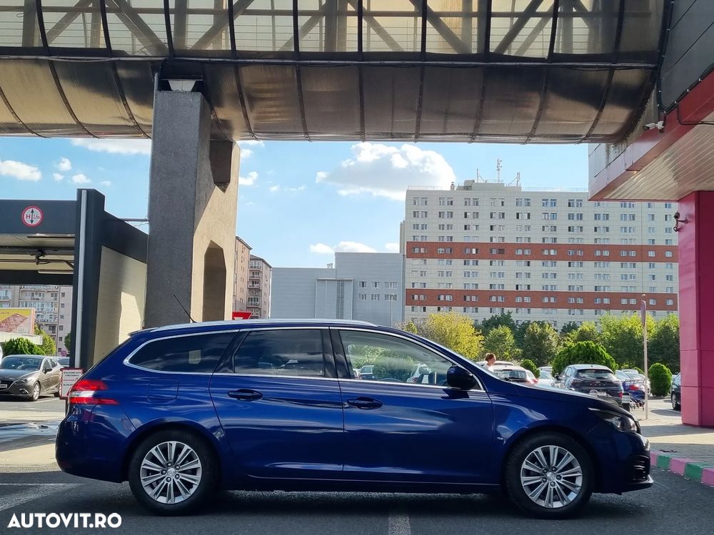 Peugeot 308 SW 1.2 L PureTech Turbo S&S Allure - 5