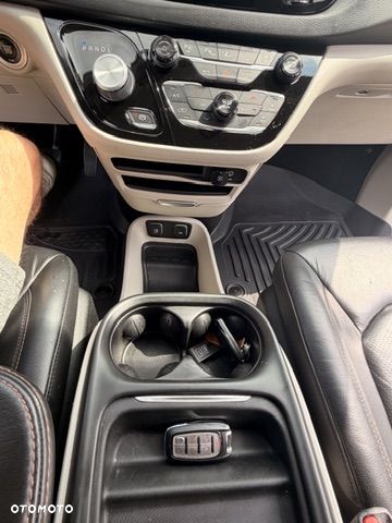 Chrysler Pacifica - 14