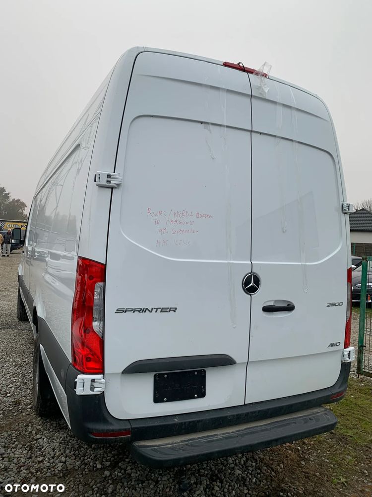 Mercedes-Benz Sprinter - 7