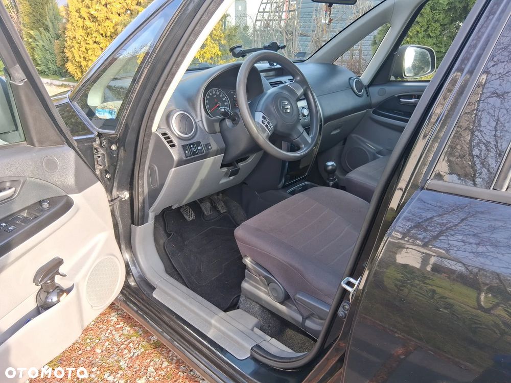 Suzuki SX4 1.5 Streetline 4x2 Classic - 5