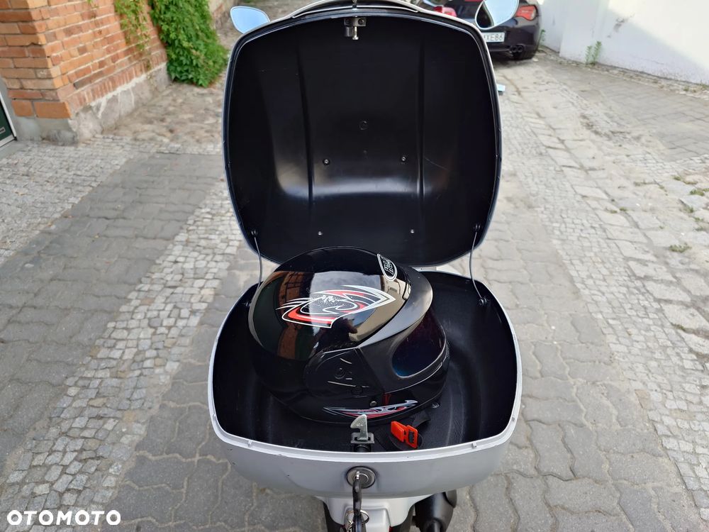 Piaggio Vespa - 14