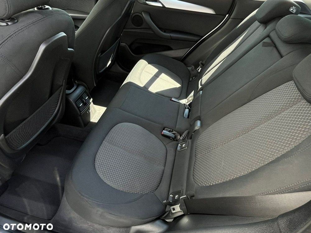 BMW X1 xDrive25e Advantage - 16