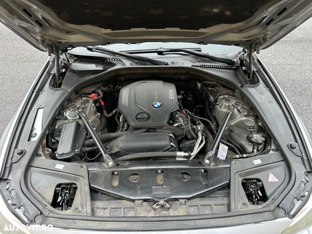 BMW Seria 5 520d Touring Aut. Luxury Line - 18