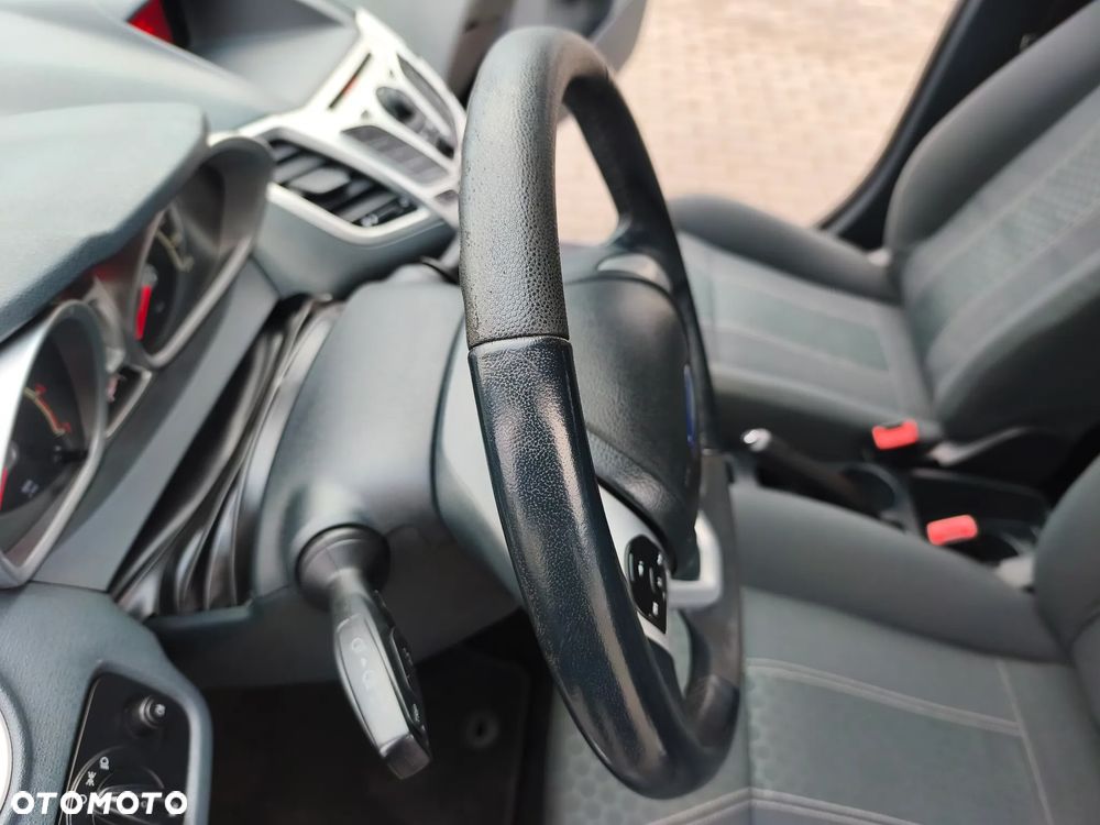 Ford Fiesta 1.25 Ghia - 22