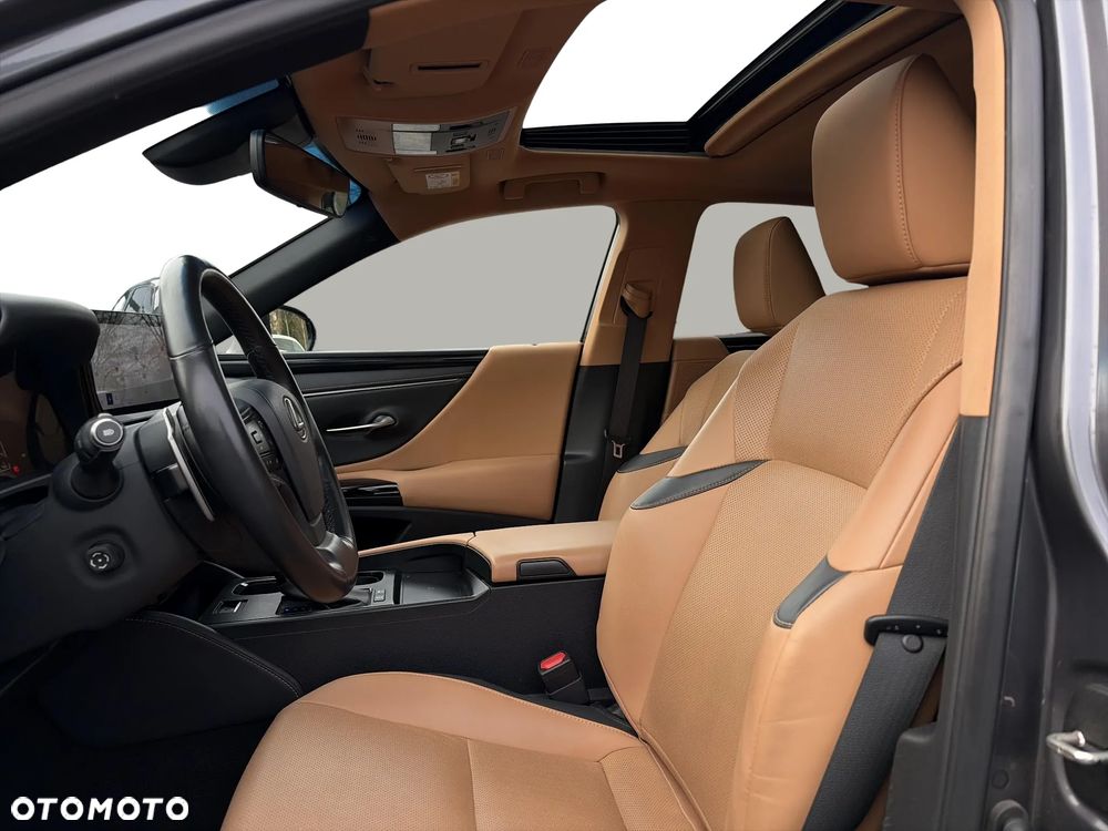 Lexus ES 300h Business Edition - 9