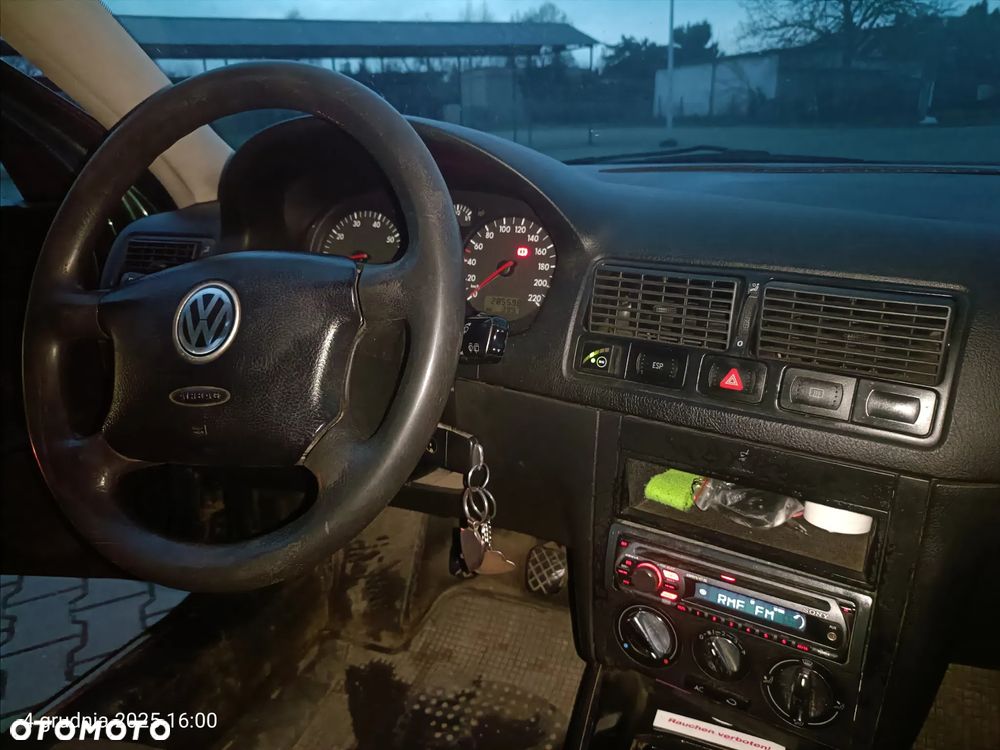 Volkswagen Golf - 11